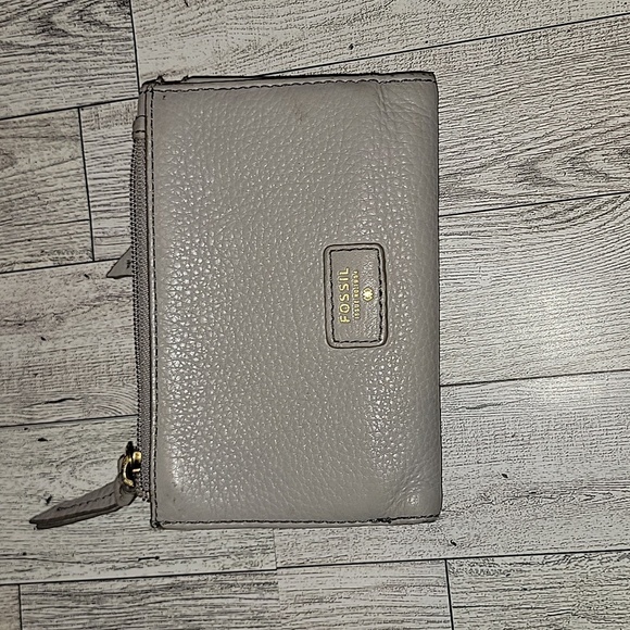 Fossil‎ Gray Bifold Wallet - Picture 1 of 6